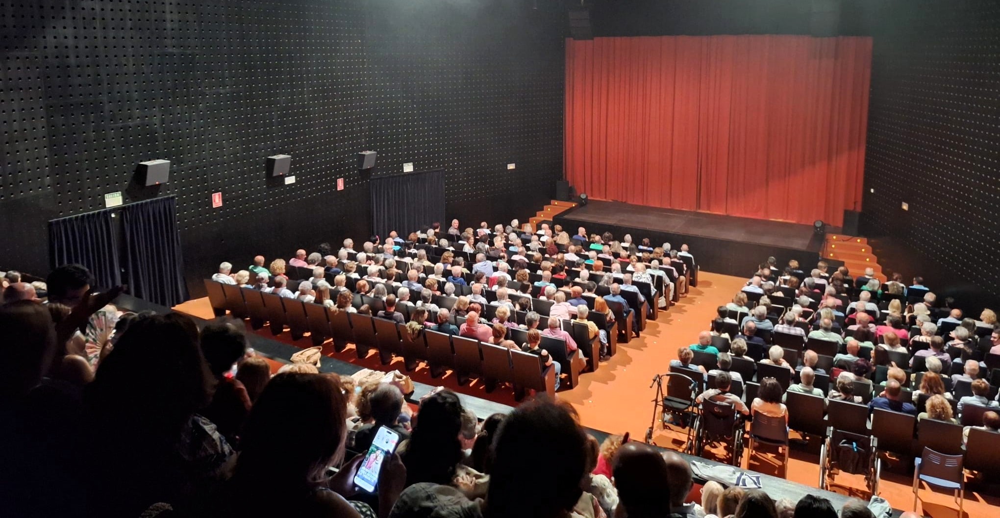 Más de 12.000 espectadores han disfrutado de la temporada cultural 2025/2026 en el Teatro Casas Ibáñez
